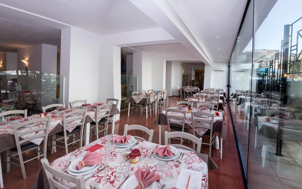 Hotel Sayonara Cattolica Esterno foto