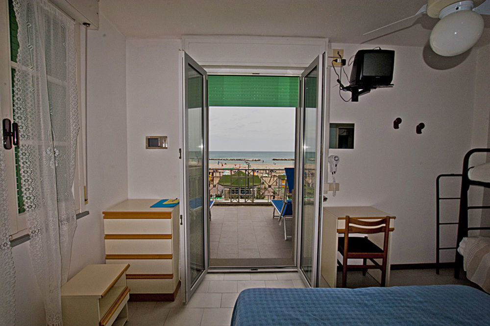 Hotel Sayonara Cattolica Esterno foto