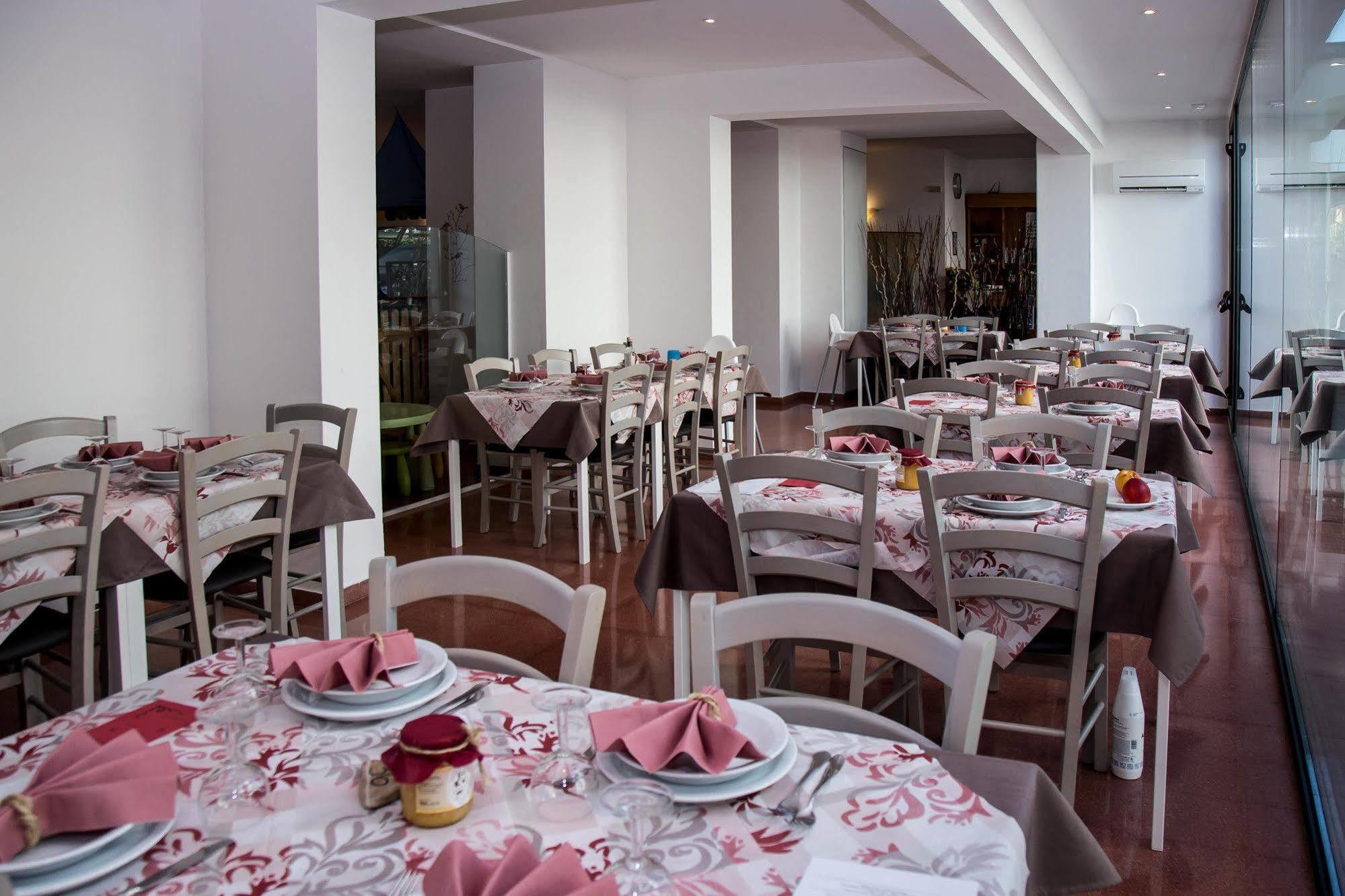 Hotel Sayonara Cattolica Esterno foto