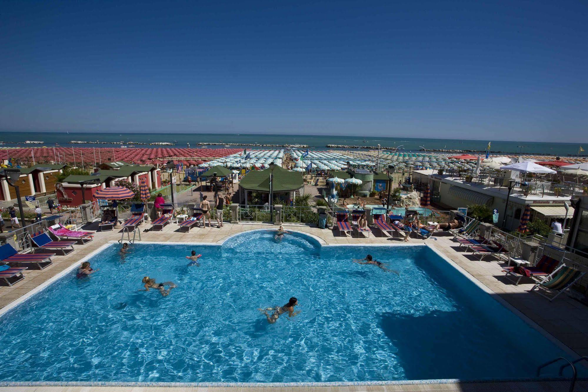 Hotel Sayonara Cattolica Esterno foto