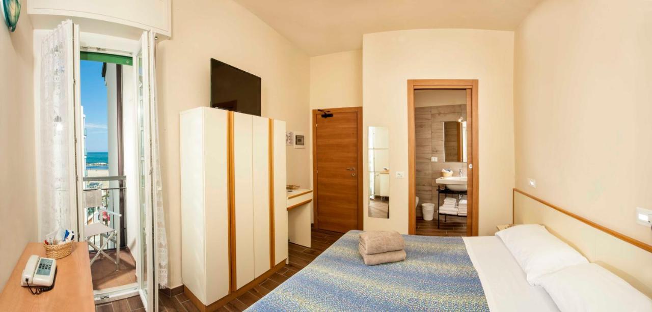 Hotel Sayonara Cattolica Esterno foto